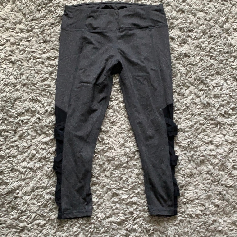 💜5/25 Dark grey cropped leggings